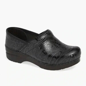 Dansko Professional Women’s Tooled Black Leather Paisley Clogs Embossed Size 42